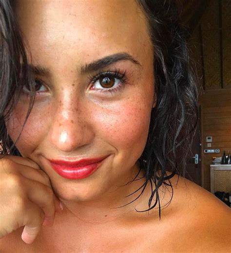 Demi Lovato Is A Lesbian Now And Is Dating Lauren Abedini Twitter Concludes The Hollywood Gossip