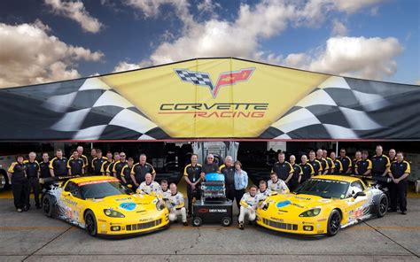 Corvette Racing Gt2 Class Team Drivers Chevrolet Corvette Chevy