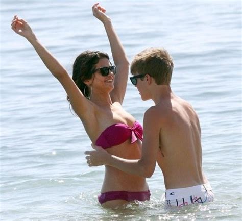Videos Y Fama Fotos Selena G Mez Y Justin Bieber Calientes En La Playa