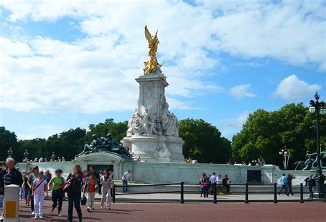 Ausflugsziel Victoria Memorial In London Doatripde