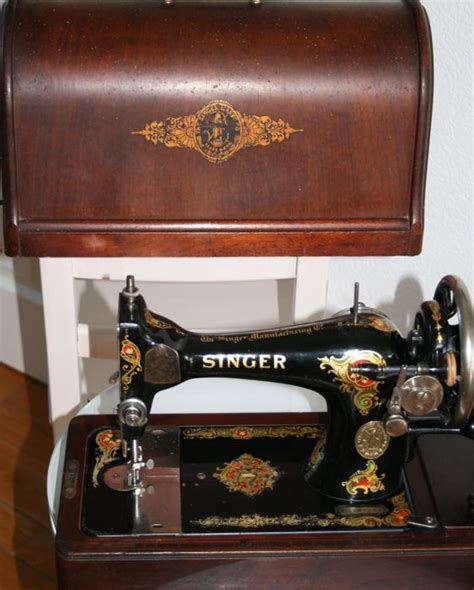 Singer 128k Hand Sewing Machine Complete With Dust Cover 1913 Iron