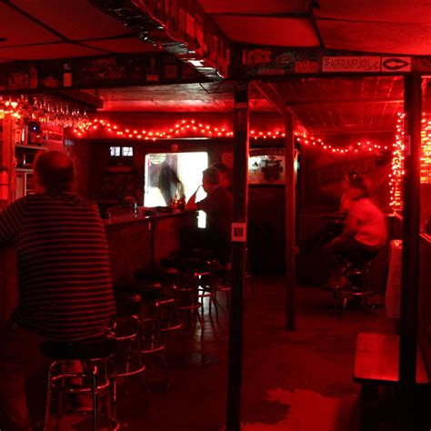10 Things Great Dive Bars Have In Common In 2023 Dive Bar Bar