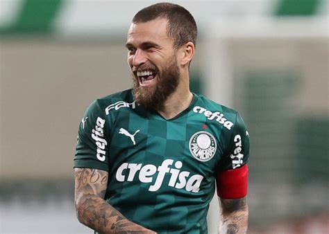 Escuchar música de lucas lima y toda sus canciones imagem e semelhanca, firme direcao. Com gol e assistência, Lucas Lima faz 'dobradinha' pela ...