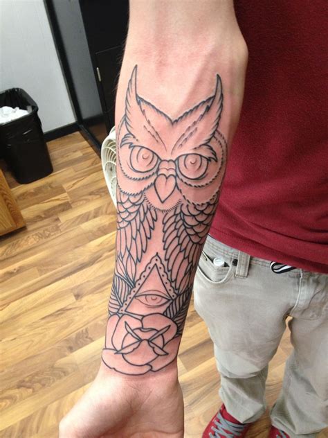 It is a simple and great design that can be made on the stomach or even on the back part of the wearer. Terry's new owl tattoo! Outline:p | Awesome Tattoo ...