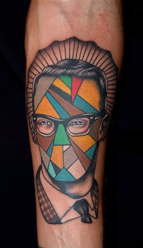 While the idea of the best tattoo for men may differ between people, there are generally a few concepts, styles and tattoo locations that are preferred among men. tattoo-design-for-men-geometric-tattoo-man-face.jpg