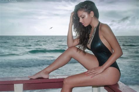 55 Hot Pictures Of Inanna Sarkis Which Will Make You Go Head Over Heels