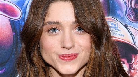 Stranger Things This Is How Much Money Natalia Dyer Is Actually Worth