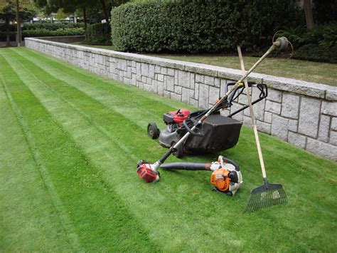 Most lawn watering problems that we see in lawns in the boulder and fort collins areas are either over watering, watering too many days per week, or poor this method of watering in short bursts is excellent because it allows the water to soak into the soil deeper. Best Lawn Maintenance Tips for Spring