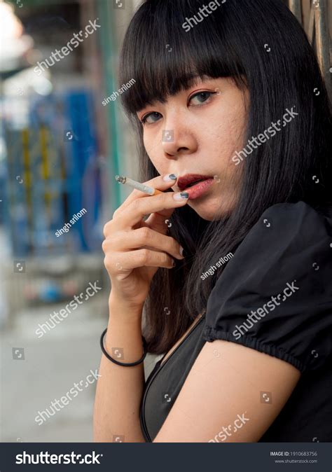 6456件の「女性喫煙者」の画像、写真素材、ベクター画像 Shutterstock