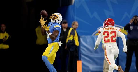 Joshua Palmer Injury Chargers Wr Suffers Elbow Injury In Week 11