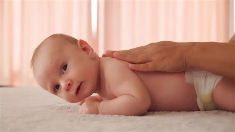 When To Start Oil Massage For Newborn Baby Mom News Daily