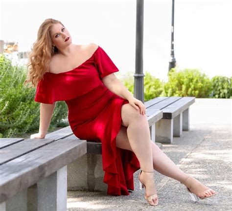 Pin By Drew Gaines On Perfectly Curvy Redheads Most Beautiful Women Dresses Off Shoulder Dress