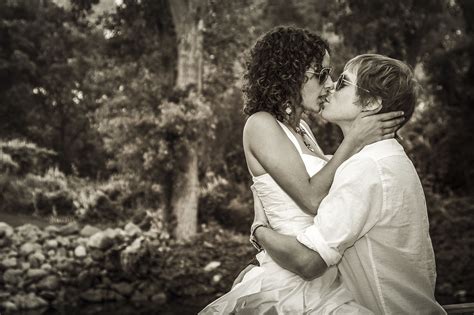 Kisses Amazing Wedding Photography Wedding Photography Couple Photos