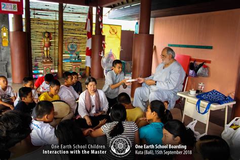 Berinteraksi Dengan Guruji One Earth School Schooling For Life Not