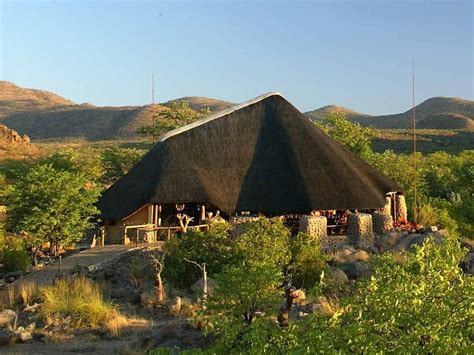 Das wetter im namibia urlaub ist als heiß und trocken zu bezeichnen, dabei ist das klima subtropisch kontinental. Huab Lodge Namibia | Afrika, Reisen, Urlaub