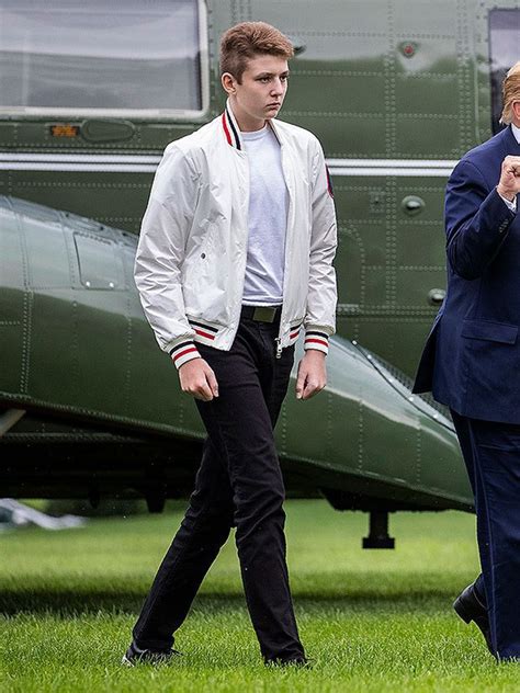 Loạt ảnh chiều cao khủng của Hoàng tử Nhà Trắng Barron Trump biến các