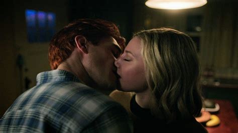 Riverdale 06×12 Archie And Betty Hot Kissing Scene Youtube