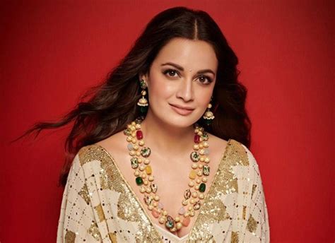 dia mirza biography in hindi