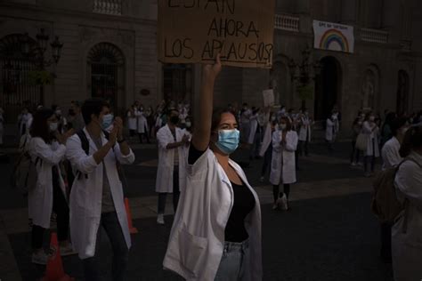 European nations mixed in their response to virus spikes - The Columbian
