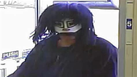 Masked Suspect Sought In Easton Bank Robbery Abc30 Fresno