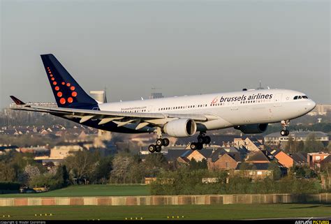 Oo Sfu Brussels Airlines Airbus A330 200 At Brussels Zaventem