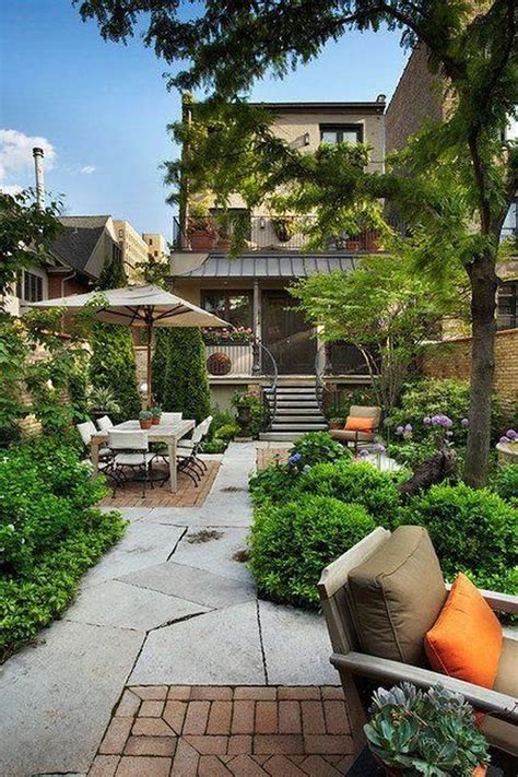 40 Beautiful Backyard Design Ideas To Try In The City Small Backyard