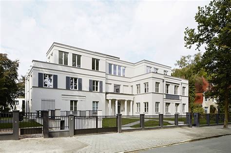 Hier befinden sich zwei wunderschöne parks, die das wohnen in hamburg noch luxuriöser gestalten. Freistehende Villa in Hamburg Othmarschen Haus Bahren ...