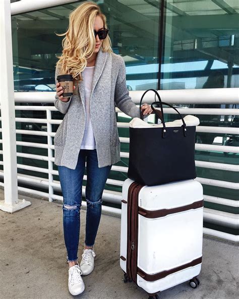 21 Fall Travel Outfit Ideas From Girls Who Are Always On The Go Eazy Glam