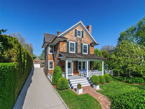 Famous Folk At Home Brooke Shields Home In The Hamptons Celebrity