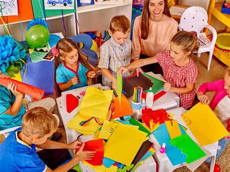 Actividades para preescolar, las mejores actividades para niños de preescolar o inicial. Aprende a reciclar jugando - Ecoembes | Amarillo, Verde y Azul