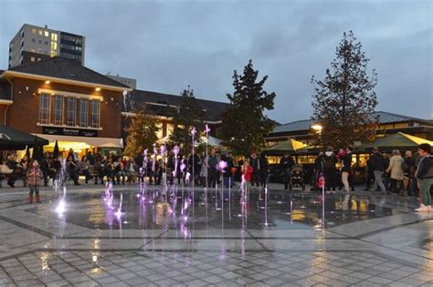 Roermond designer outlet und wochenmarkt sowie retail center zum einkaufen. Late Night Shopping Event - Bild von Designer Outlet ...