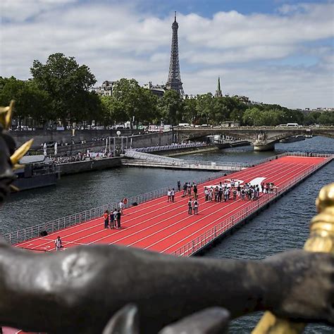 Zunächst wurden fünf angebote für die olympischen sommerspiele 2024 eingereicht. Paris wirbt mit schwimmender Leichtathletik-Bahn für ...