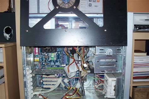 Souvent oubliée, l'alimentation pc a aussi besoin d'être nettoyée. Nettoyer et enlever la poussière de son ordinateur - Le ...