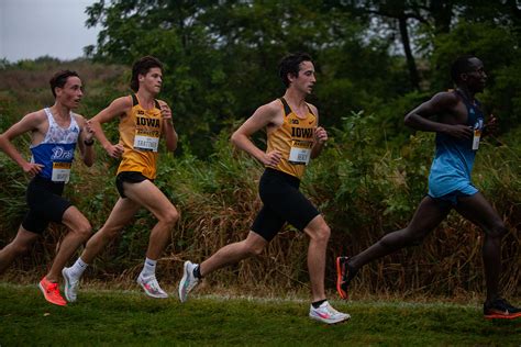 Iowa Cross Country Competes In Bradley Pink Classic The Daily Iowan