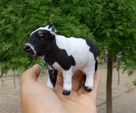Simulation Cute Cattle 11x4x8cm Toy Model Polyethyleneandfurs Cattle Model Home Decoration Props