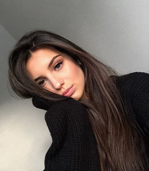Pin By Noura On Pretty People In Selfie Poses Instagram Hair