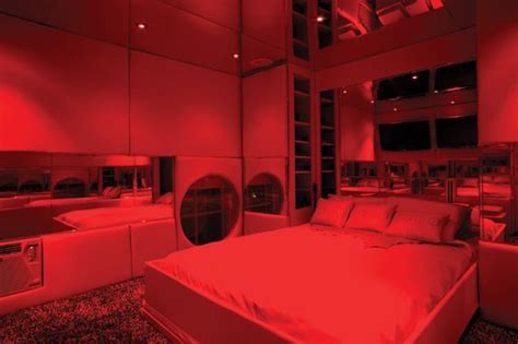 Pin by Vitoria Silva on Getaway$ | Red lights bedroom, Led lighting