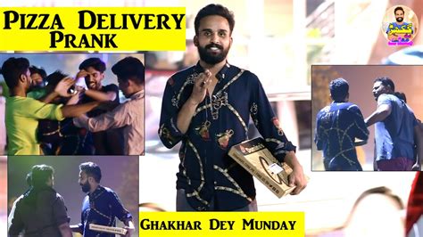 Pizza Dilvery Prank With Strangers Ghakhar Dey Munday Pakistan