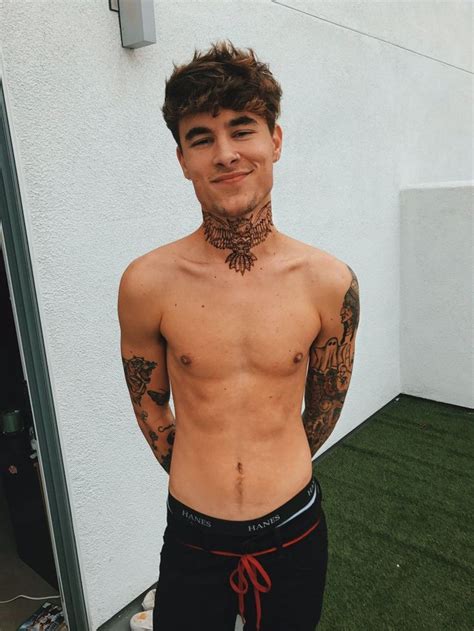 pin by 🧚🏼‍♀️allie🍄 on kian makes me soft with images kian lawley tattoos kian lawly man