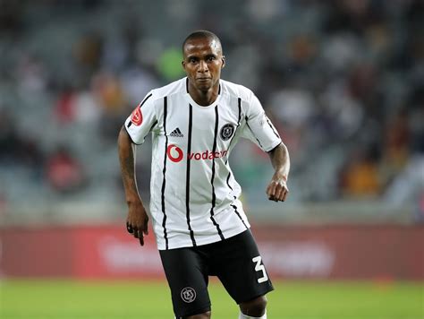 I Have A Contract With Pirates‚ Says Thembinkosi Lorch After Offers