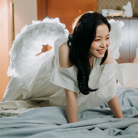 Lee Hi Releases Behind The Scene Photos Of Her Mv Shoot Before Her