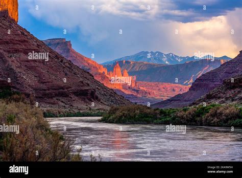 Waring Mesa The Fisher Towers The Colorado River Fisher Mesa And The