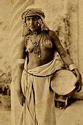 Category Nude Or Partially Nude People With Tambourines Wikimedia Commons