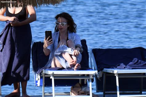 Lily Collins Lily Collins Nude Onlyfans Leaks The Fappening Photo