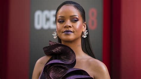 Rihanna Named Fenty Beauty Eyeliner After Clapback At Racist Stylecaster