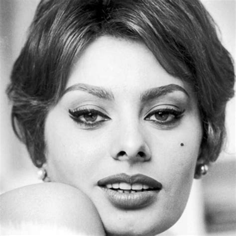 Swashvillage Sophia Loren Biografía