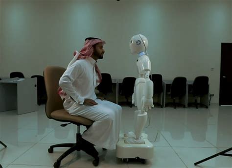 باحث سعودي يطور أول روبوت بالعالم يتحدث العربيةفيديو أريبيان بزنس