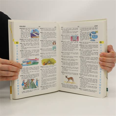 The Giant All Colour Dictionary 1990