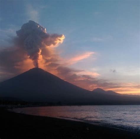 Bali's airport has cancelled flights following an eruption of the mount agung volcano that spread ash over the south of the indonesian island. Bali Volcano Eruption 2019 - Bali Gates of Heaven