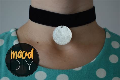 Check spelling or type a new query. Mood DIY: How to Make a Velvet Ribbon Choker Necklace ...